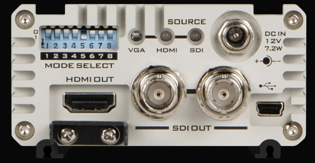 HDMI- und SDI-Ausgänge sowie Bedienelemente auf der Rückseite des DAC-70