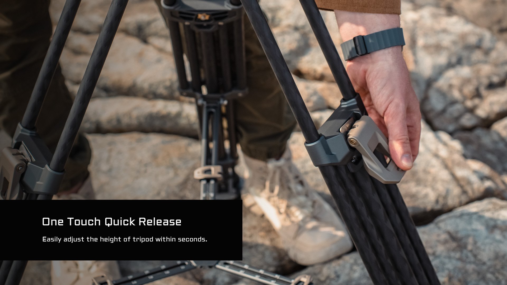 Tilta 75mm Cine Fluid Head with 2-Stage One Touch Carbon Fiber Tripod Legs (12KG) Tilta 75mm Cine Fluid Head with 2-Stage One Touch Carbon Fiber Tripod Legs (12KG)