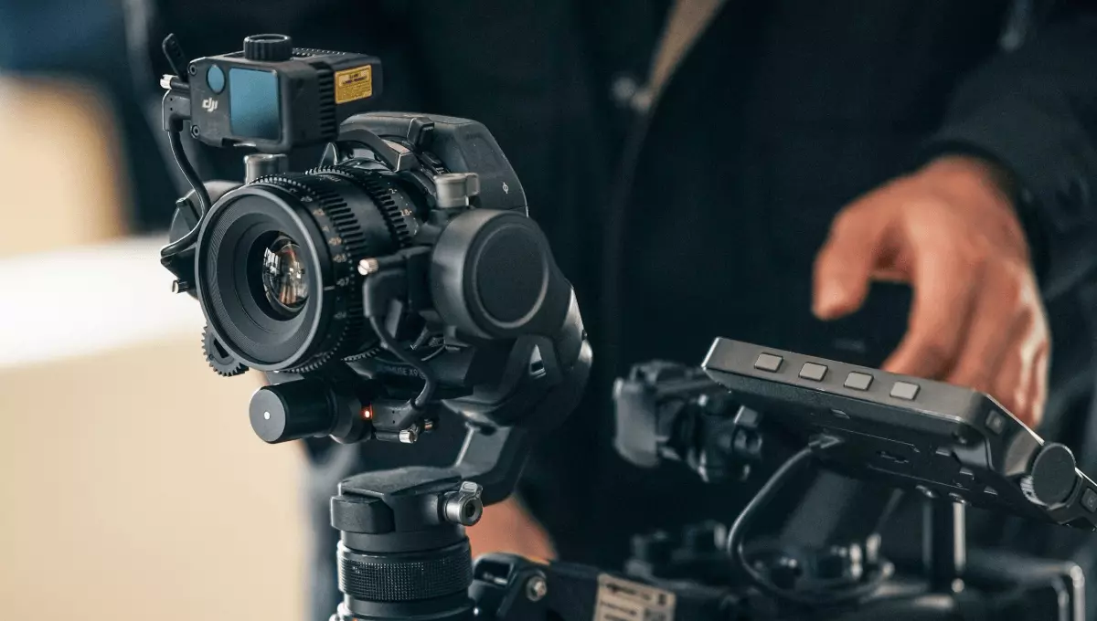 Thypoch Simera-C in einem Cine-Gimbal-Rig