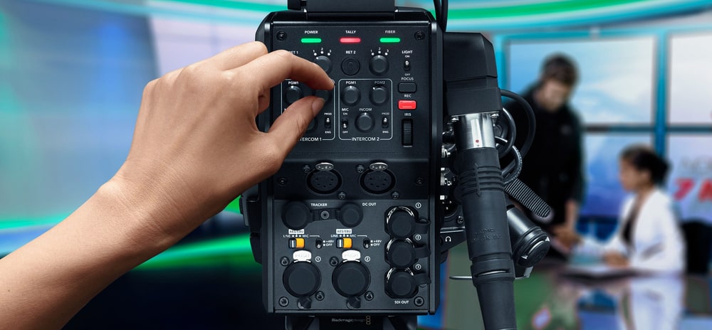 Blackmagic Design Camera Fiber Converter – Studiobedienung an der Kamerarückseite