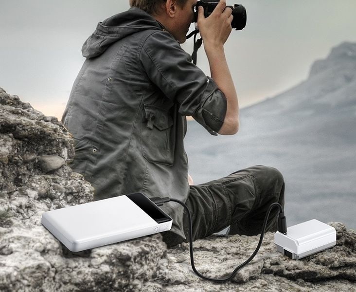 Zwei Akkus mit je 1100 mAh