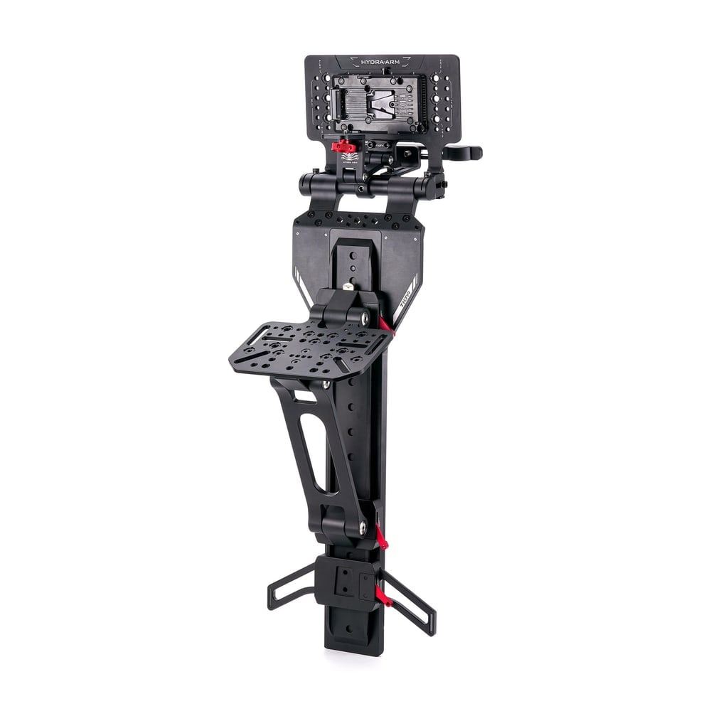 Monitor oben, V-Mount-Akku in Reichweite
