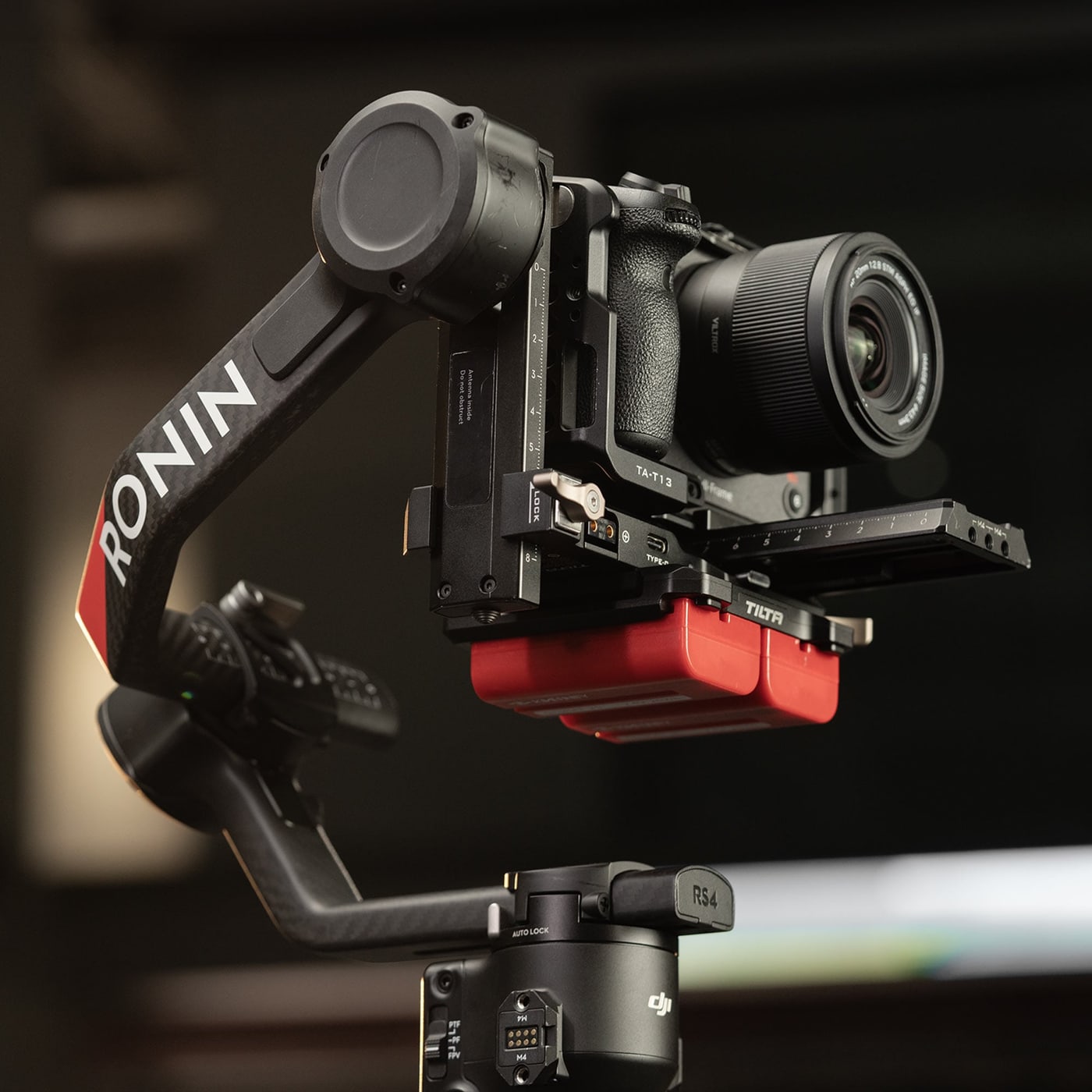 Manfrotto oben, cold shoe unten
