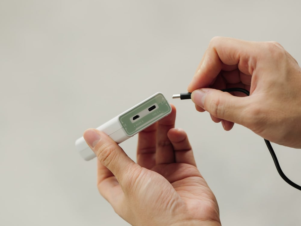Lädt an jeder USB-Quelle