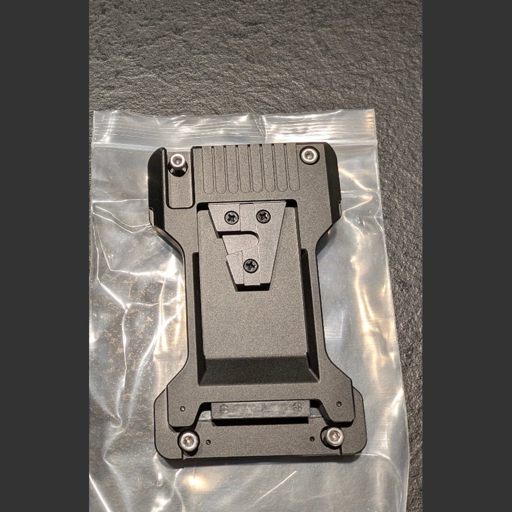 V-Mount-Keil mit Kontakten