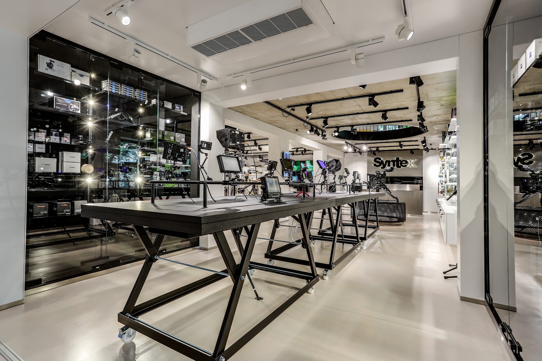 Syntex Showroom Prague